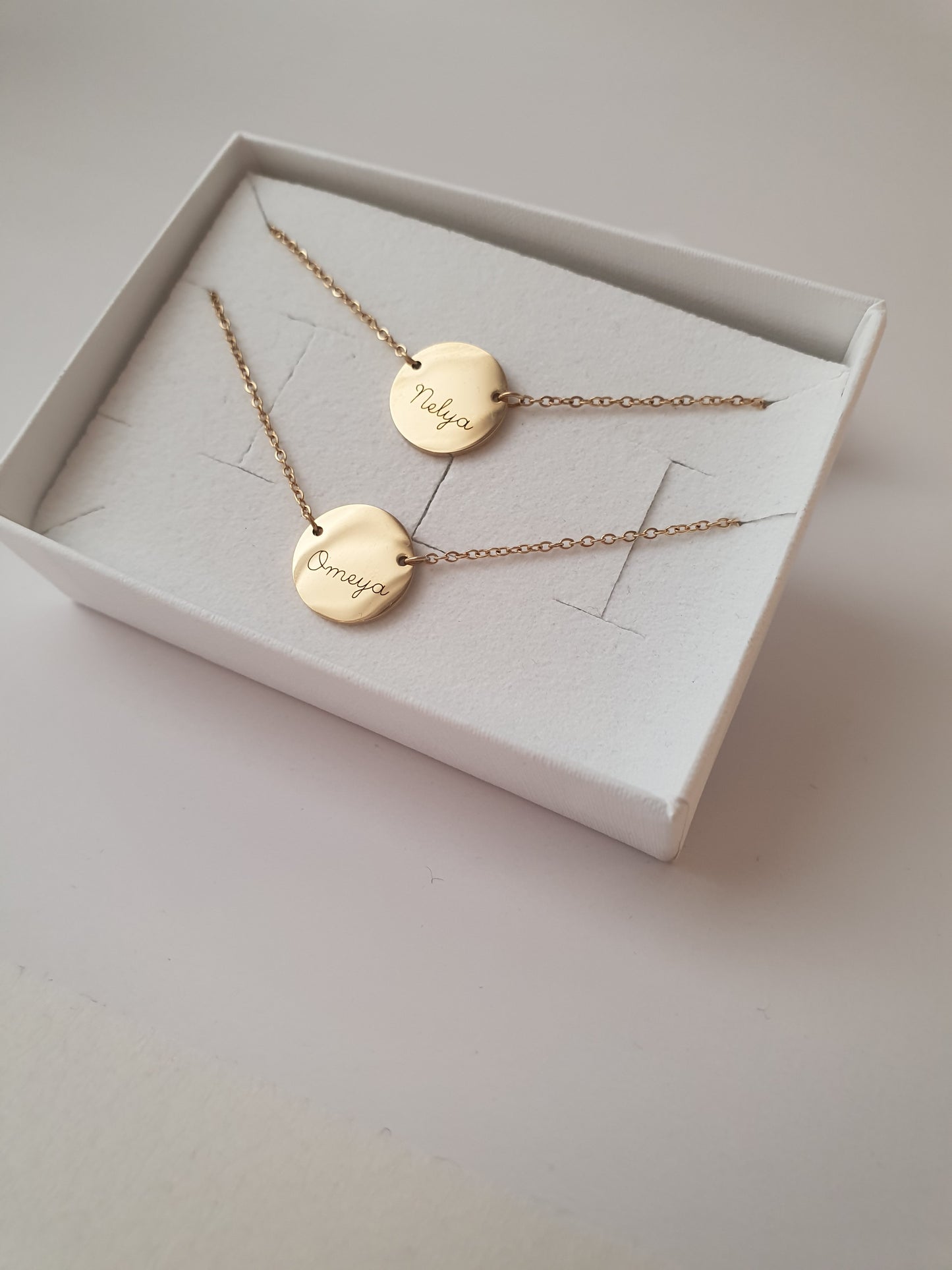 Collier personnalisé - médaille incrustée (2 tailles)