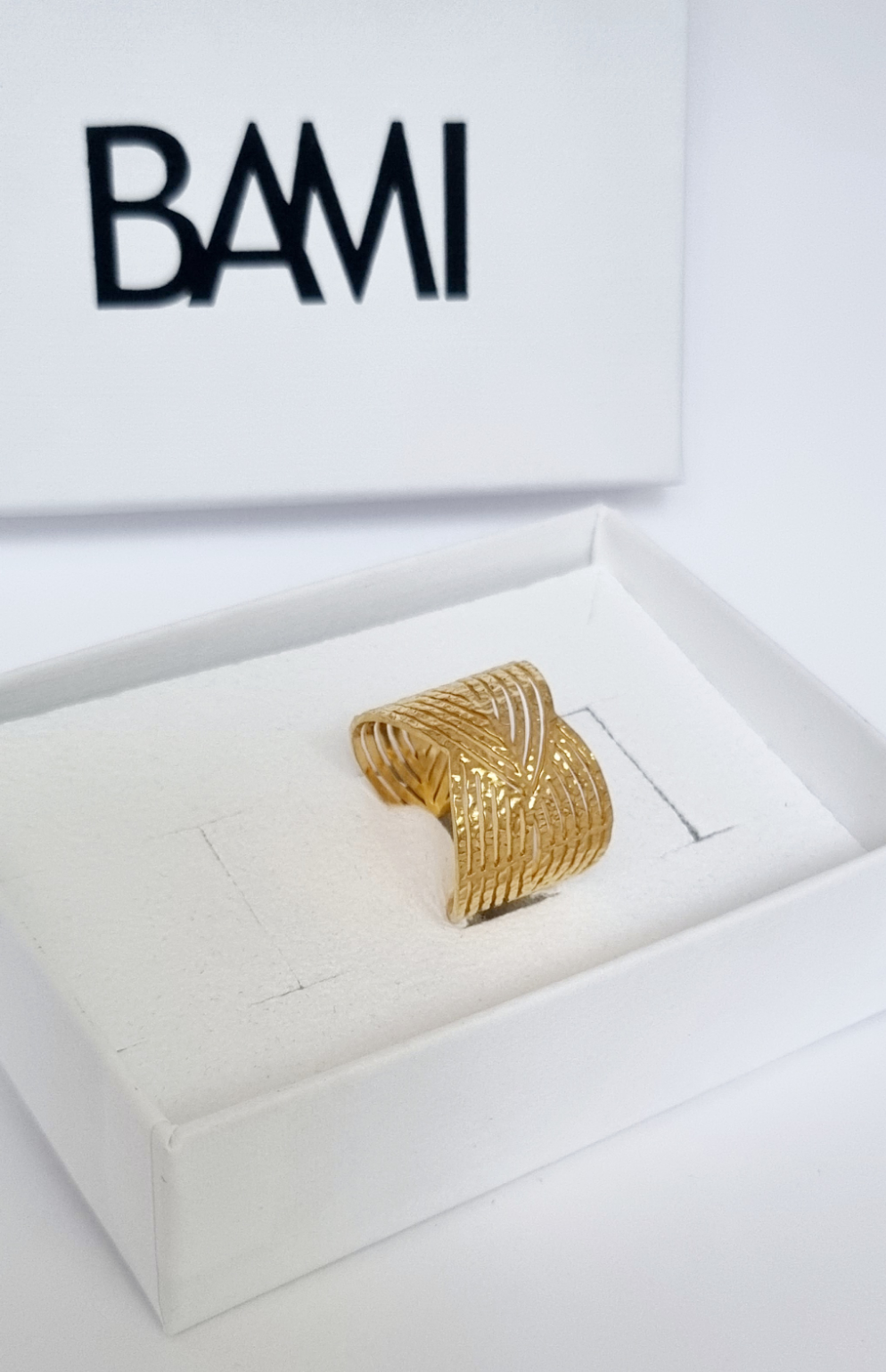 Bague ciselée triangle