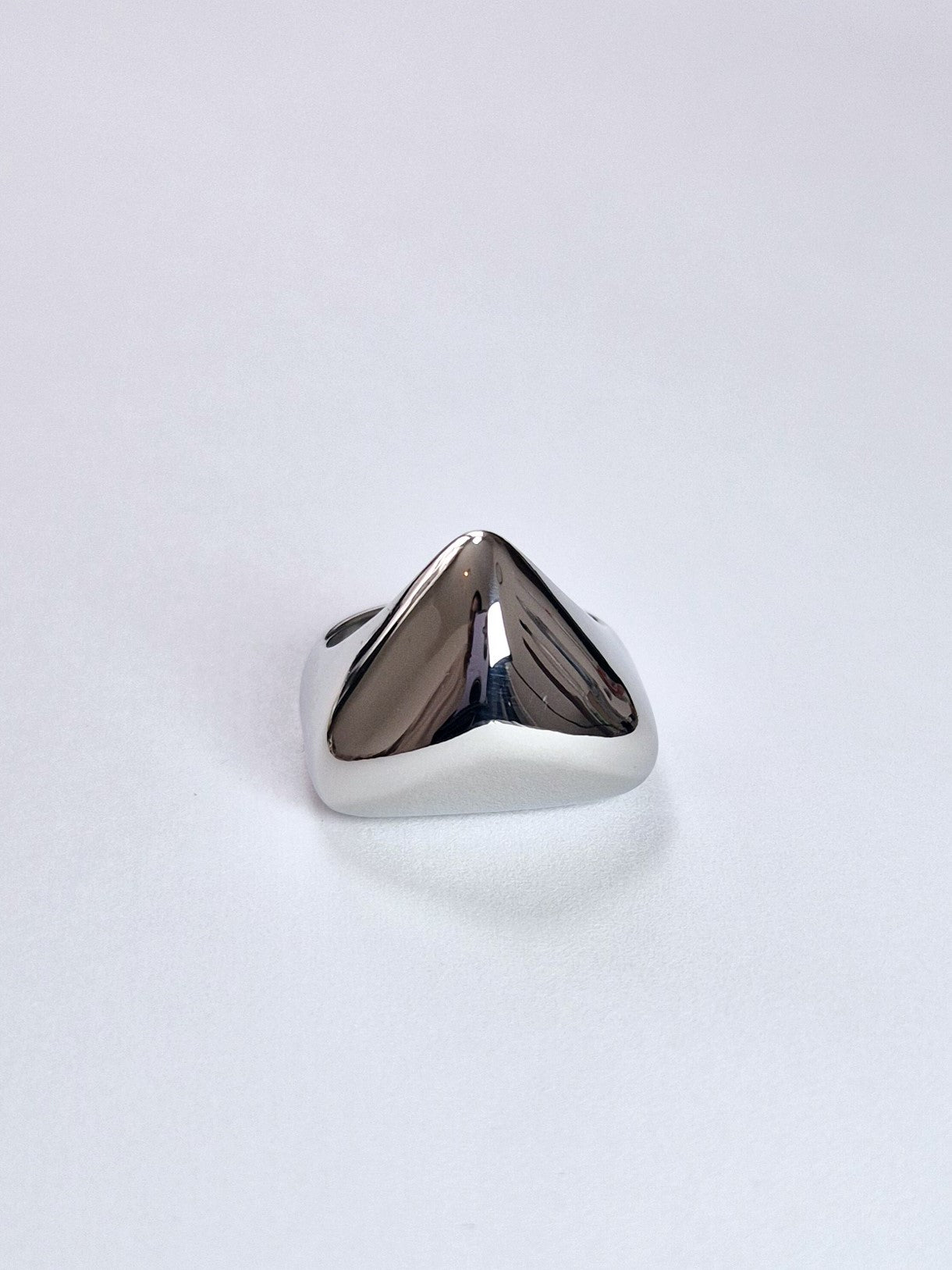 Bague pyramide triangle