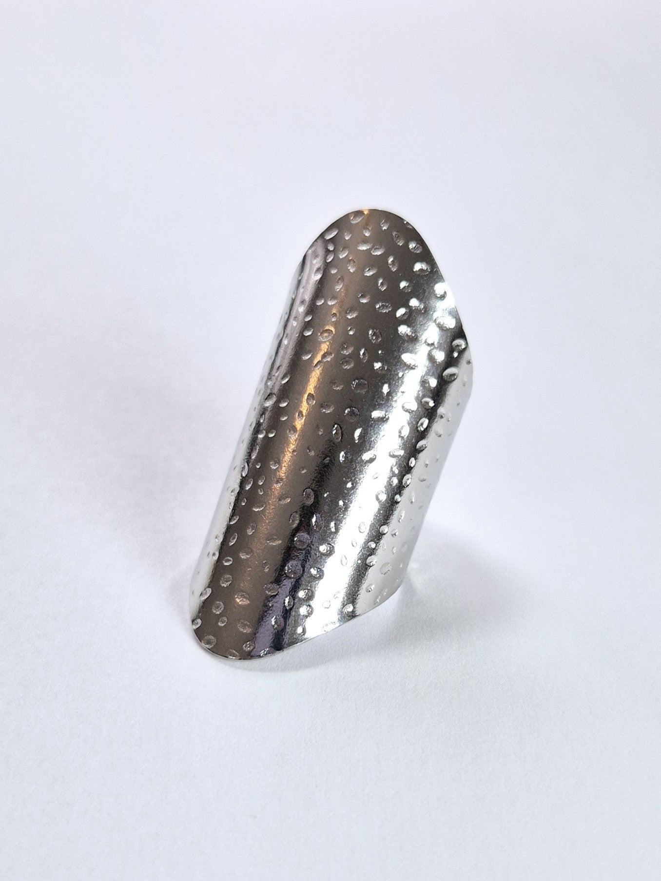 Bague ovale martelée XXL
