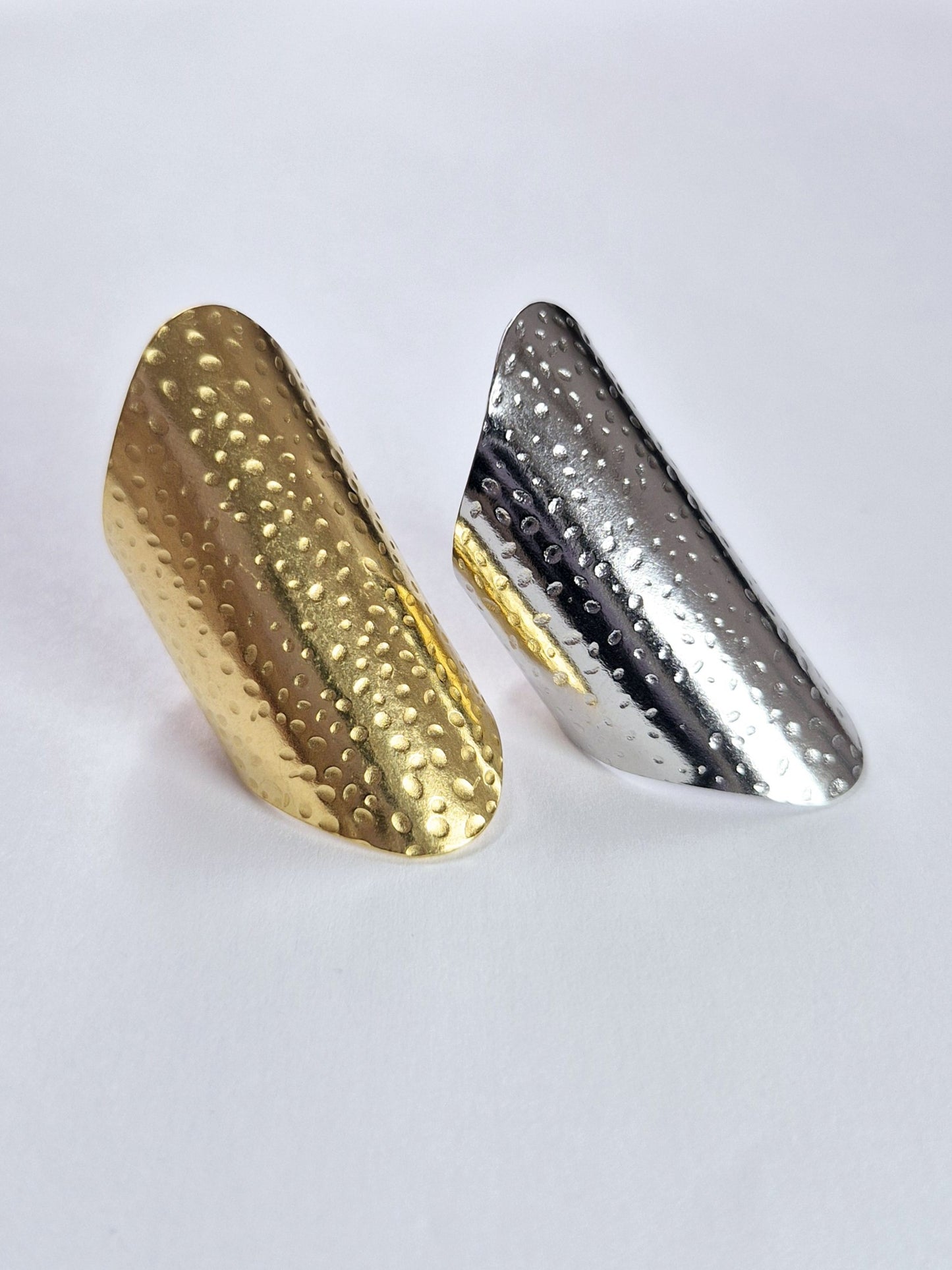 Bague ovale martelée XXL