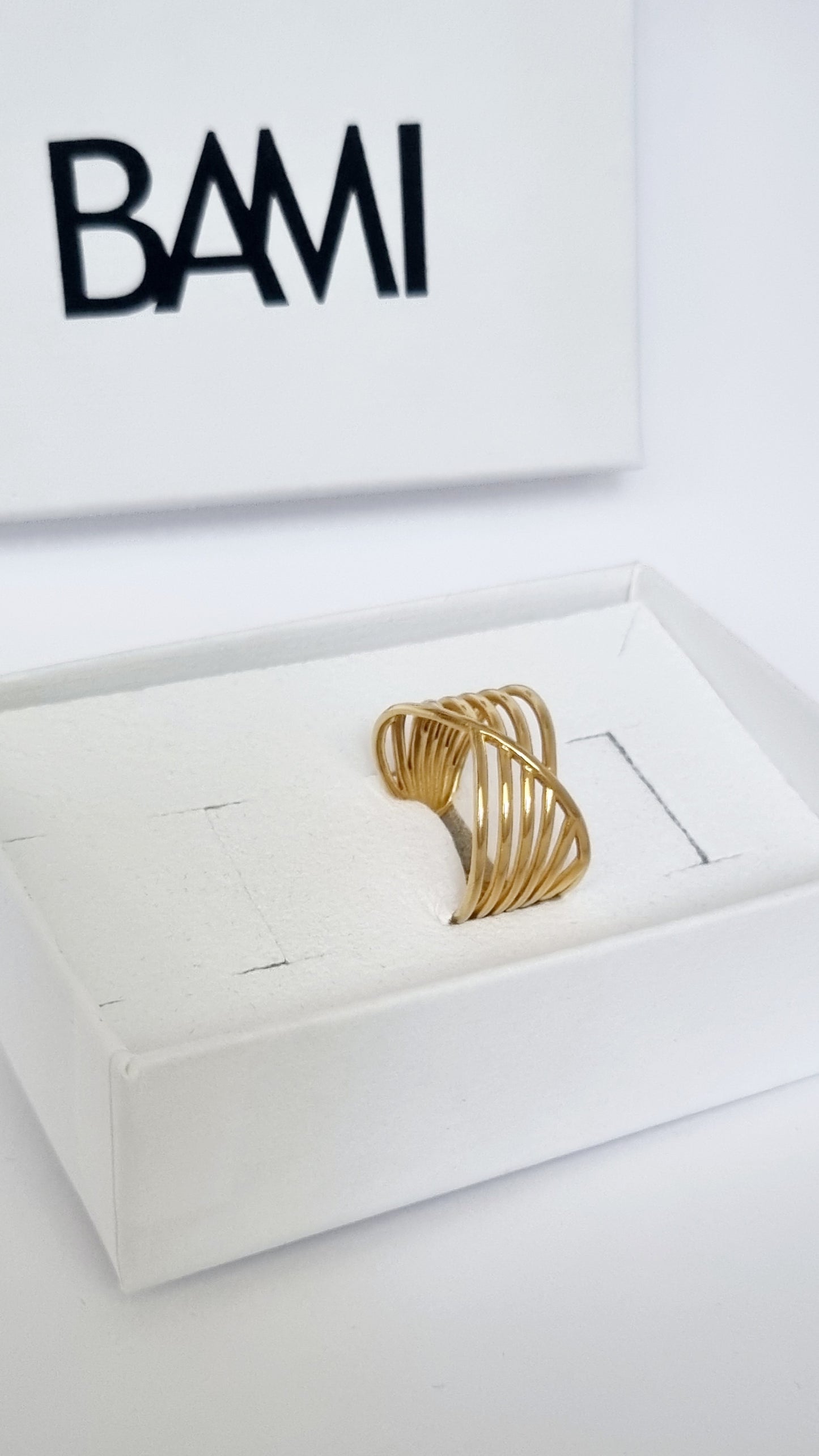 Bague oblique ajourée réglable