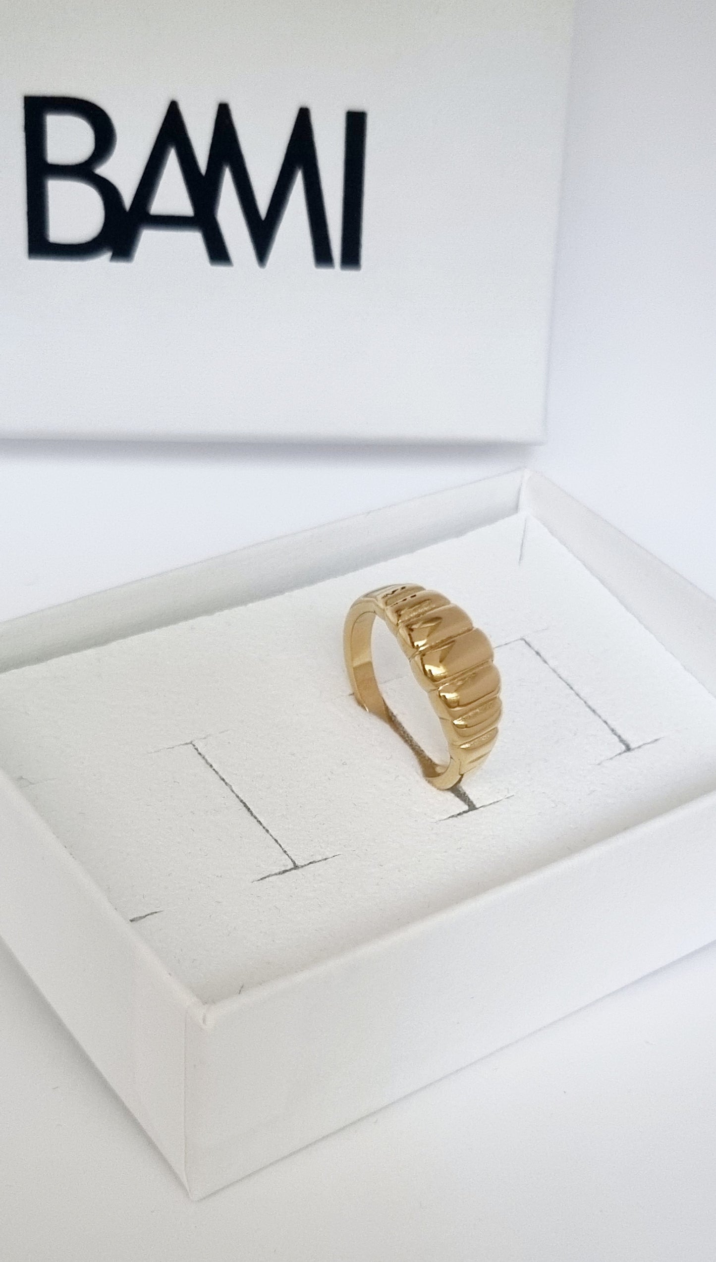 Bague relief matelassé