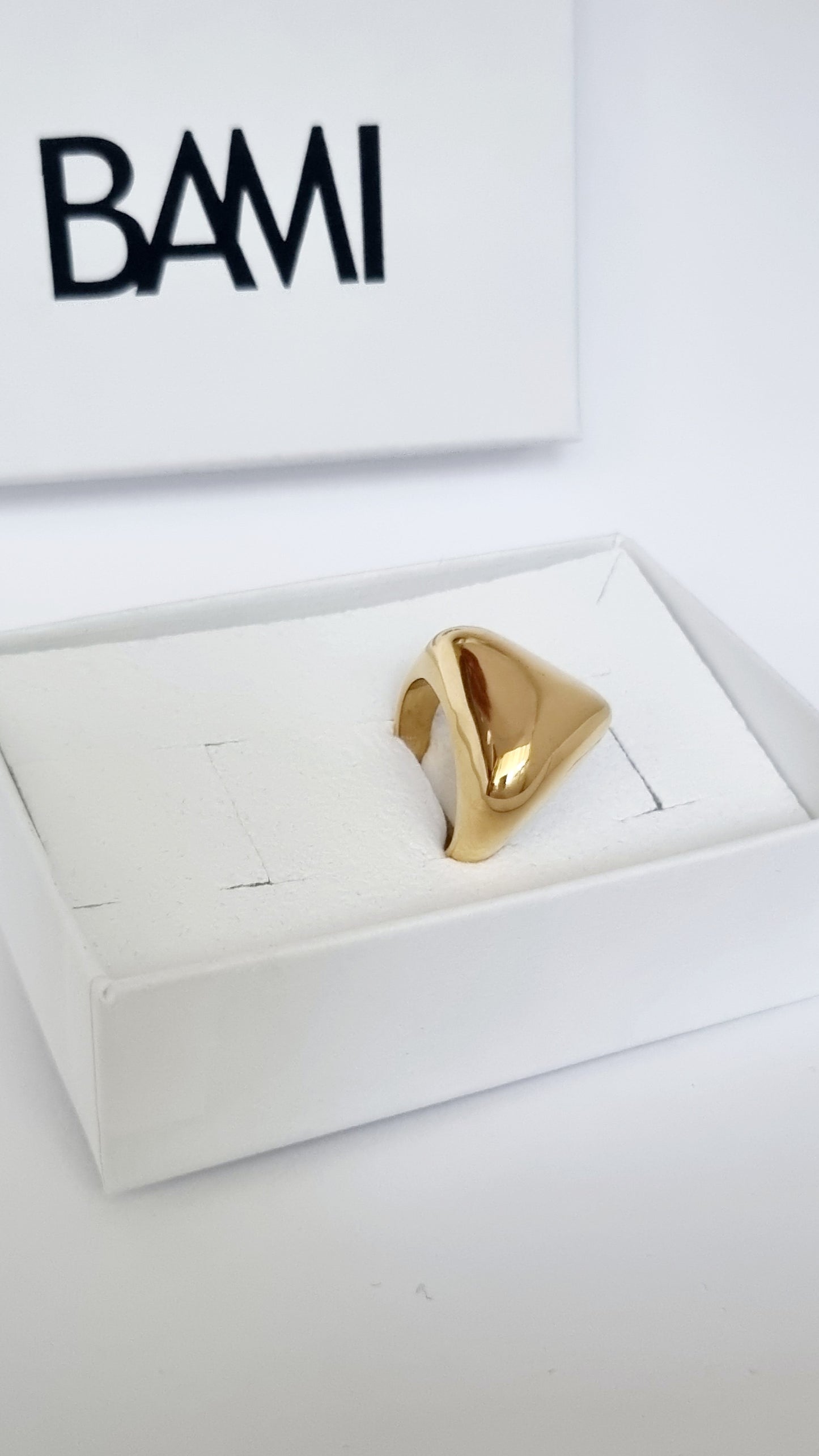 Bague pyramide triangle
