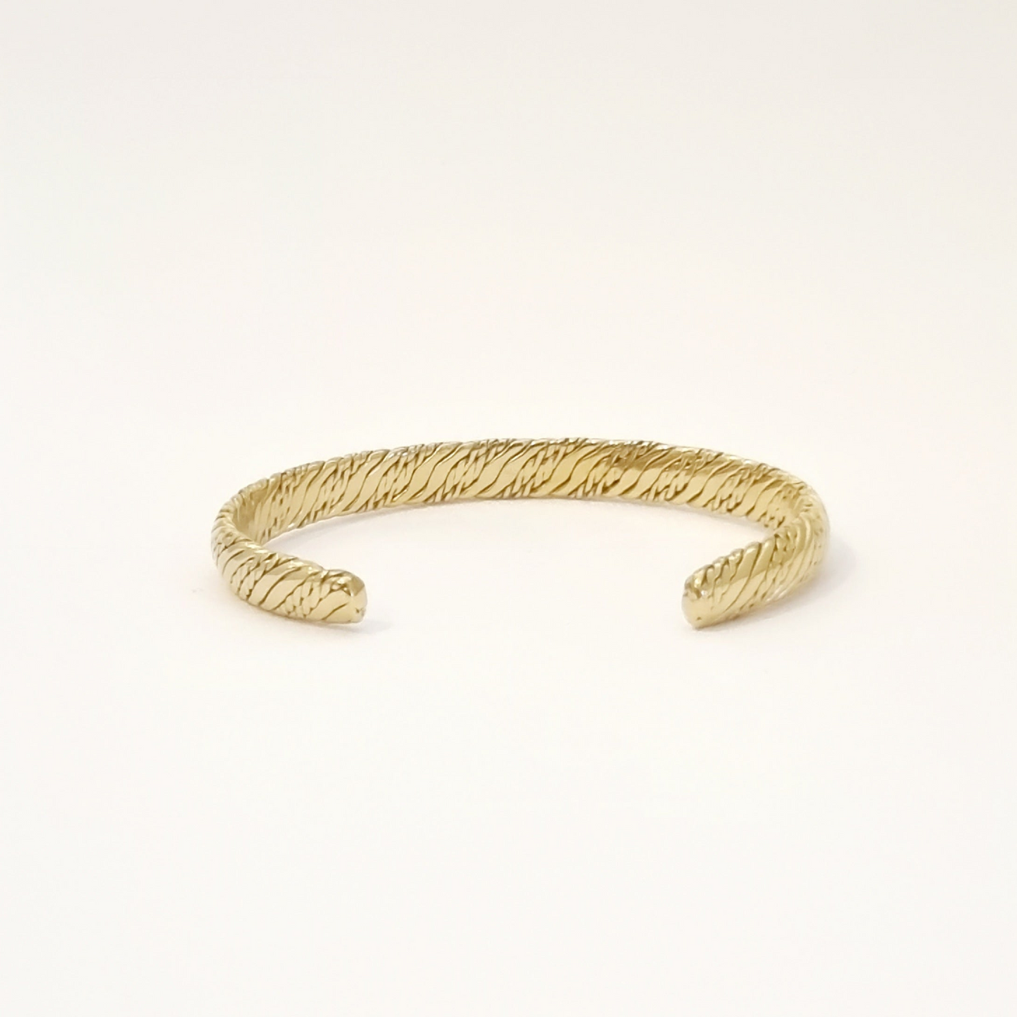 ETHNIQUE • Bracelet jonc torsade texturé